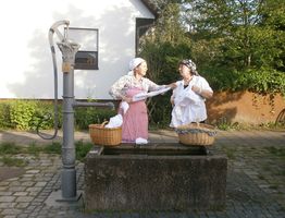 Rieberger Waschweiber am Brunnen